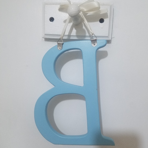 Wooden Hanging Letter "B" with ribbon - Picture 3 of 4